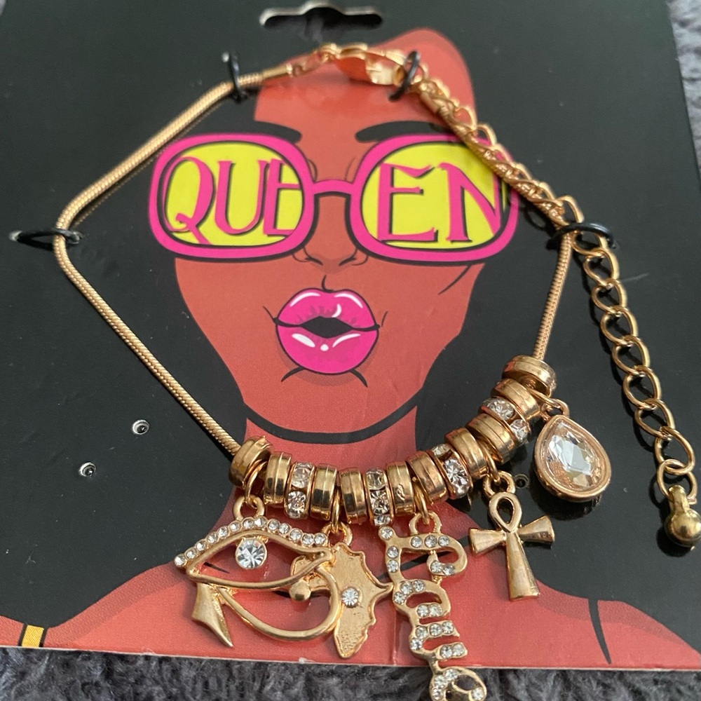 Source Unknown Gold Charm Bracelet